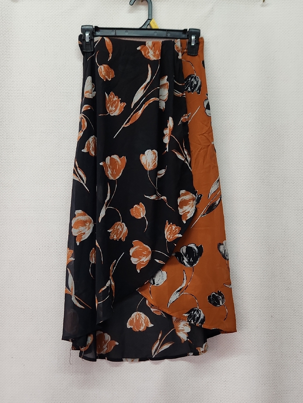 🚨2/$25 or 5/$50🚨Sienna Sky Asymmetrical Floral Wrap Skirt in Black and Rust